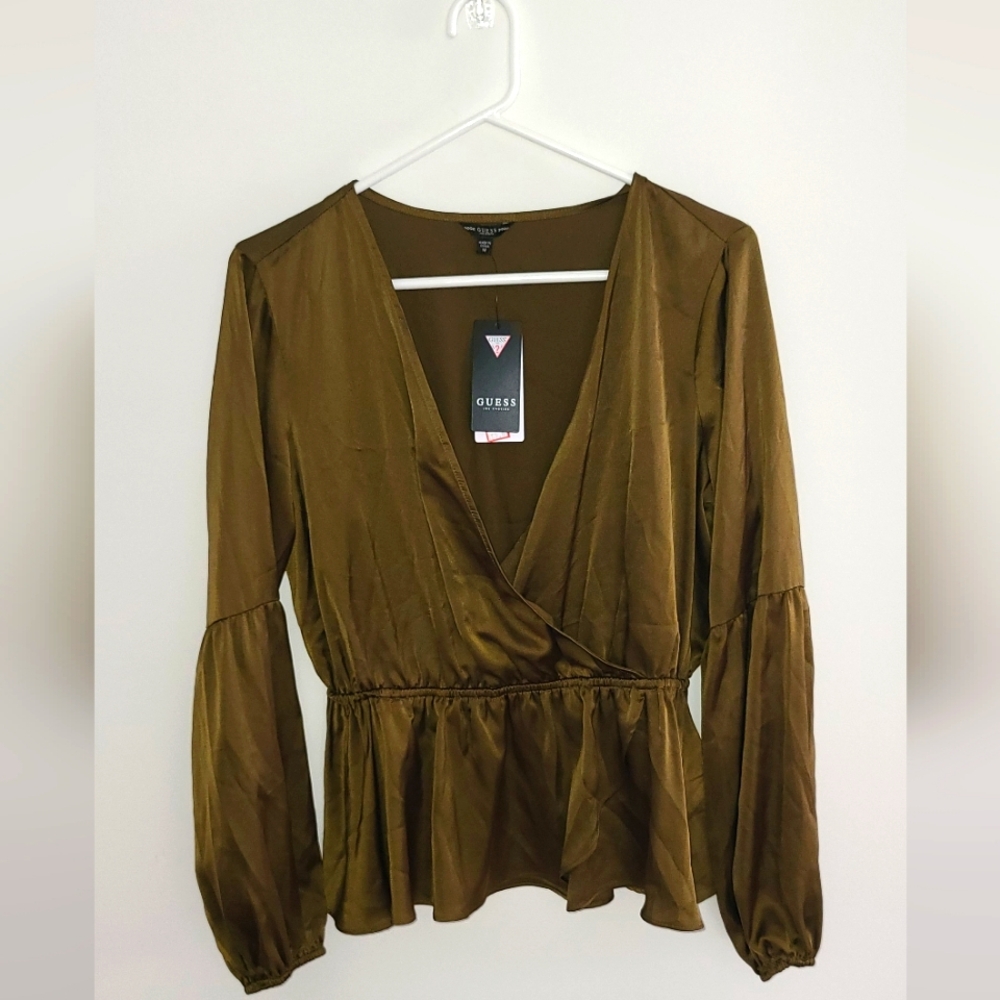 Nwt GUESS Lyndi Satin Peplum Top  US M In Olive Green